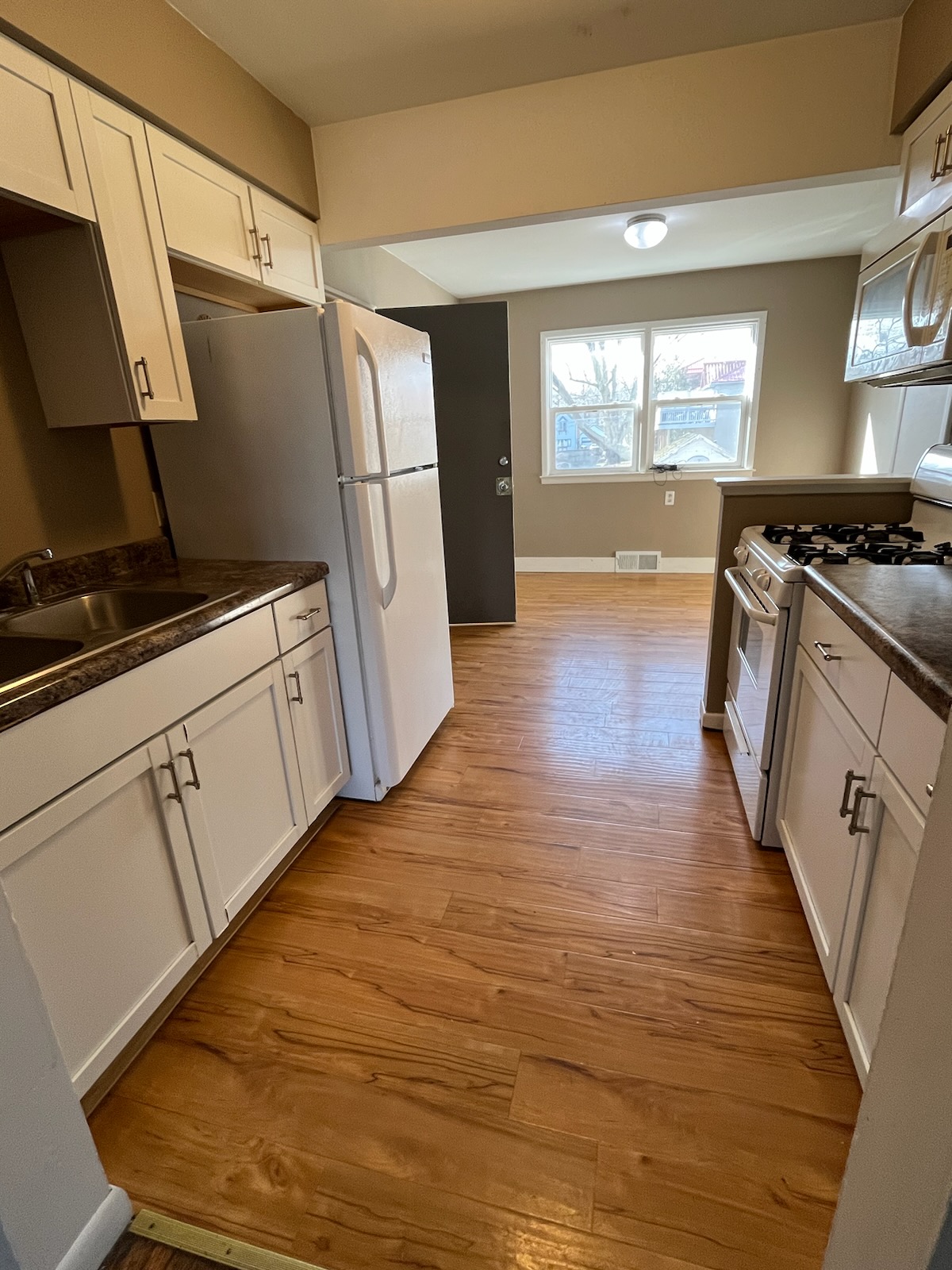 217 West Cass Street - 2W